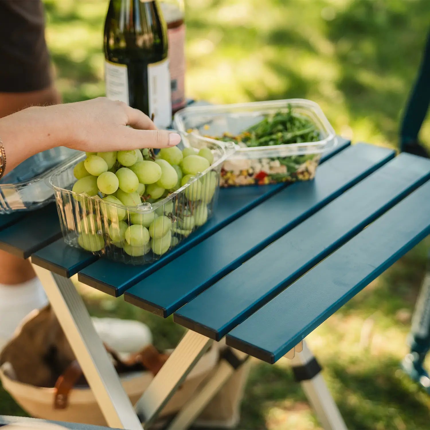 Compact Camp Table 20 | Featured Outdoor Choice | Outlandridge 81FC tY